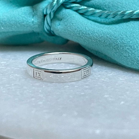 Tiffany & Co. Atlas Band Ring in Sterling Silver size 5 NEW $399 - Picture 17 of 17